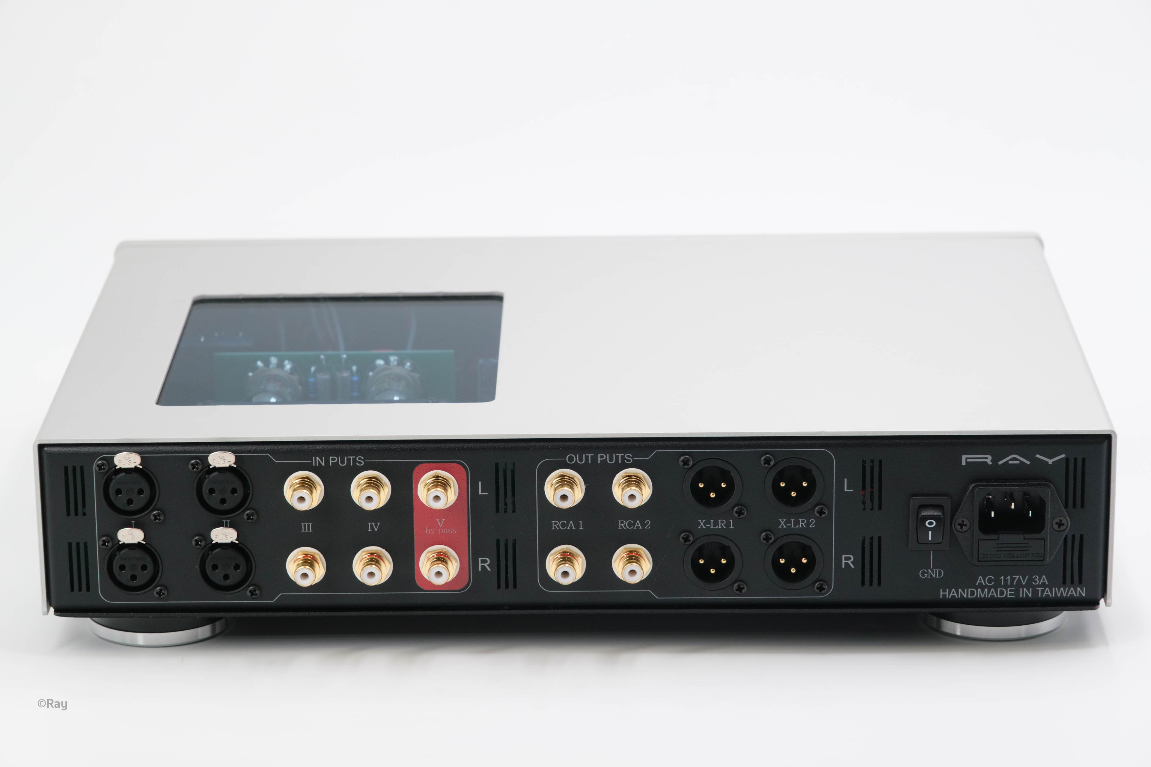 RAY Audio 土庫真空管前級擴大機背面直視照
